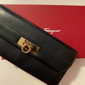 Salvatore Ferragamo Gancini continental wallet black
